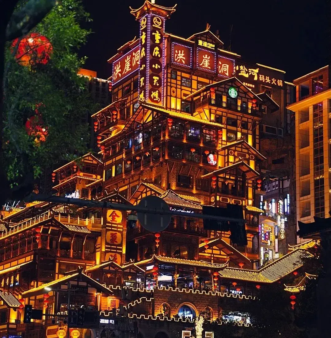 走訪長(zhǎng)沙、重慶等地后，我總結(jié)出一套做燈箱廣告牌“吸金術(shù)”8