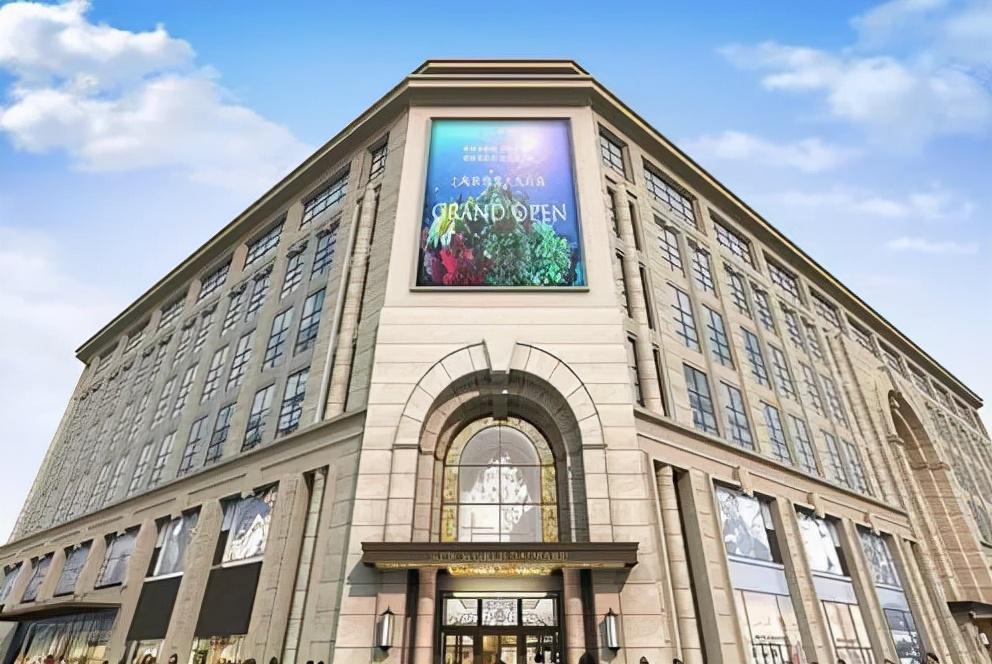 走訪10多位廣告公司客戶，才某些這份外墻燈箱制造裝置指南11